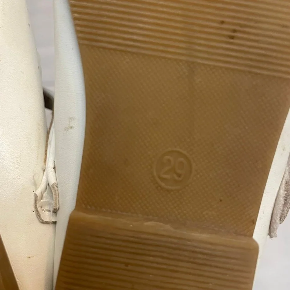Girls white mary jane flats‎